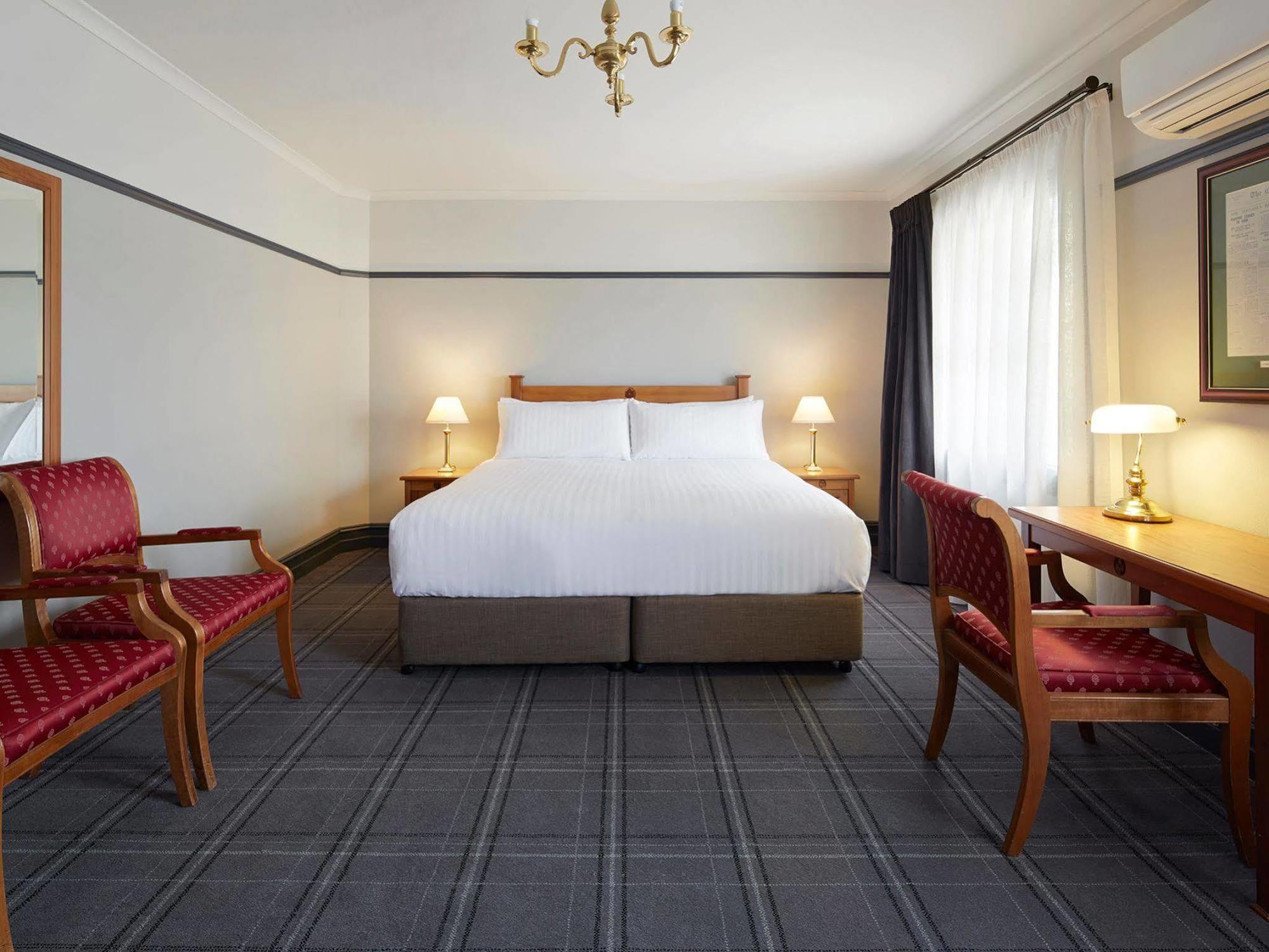 Brassey Hotel - Managed By Doma Hotels Канберра Экстерьер фото
